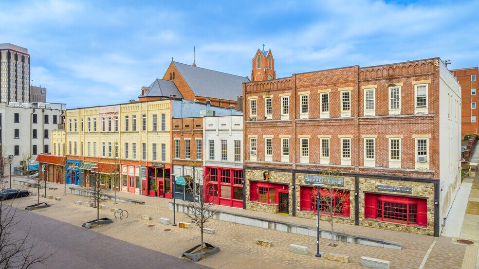 More Photos Of 19 Patten Pky, Chattanooga Storefront For Lease