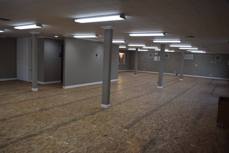 More Photos Of 2810-2856 Hamner Ave, Norco Unknown For Lease