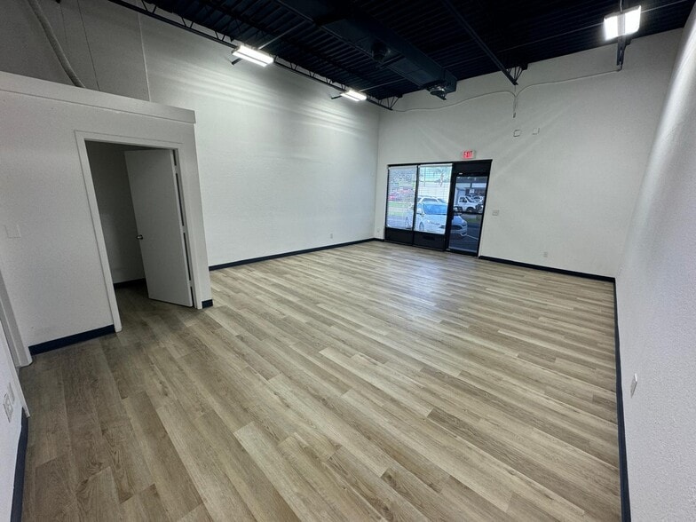 More Photos Of 6240 39th St N, Pinellas Park Unknown For Lease