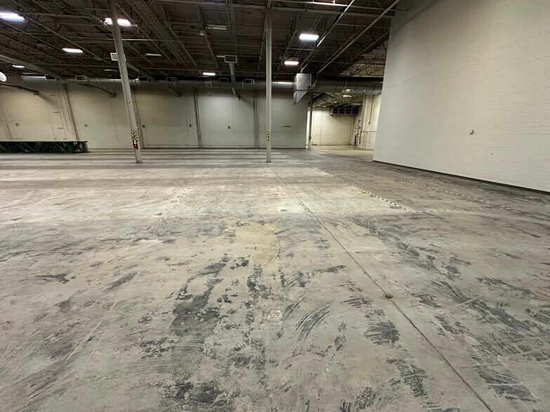 More Photos Of 15 Hudson Park Dr, Hudson Manufacturing For Lease