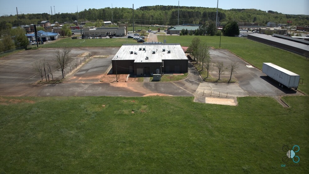 More Photos Of 3455 Keith Bridge Rd, Cumming Freestanding For Sale