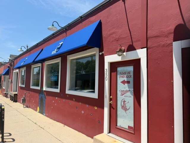 More Photos Of 2197 S Kinnickinnic Ave, Milwaukee Storefront Retail Office For Lease