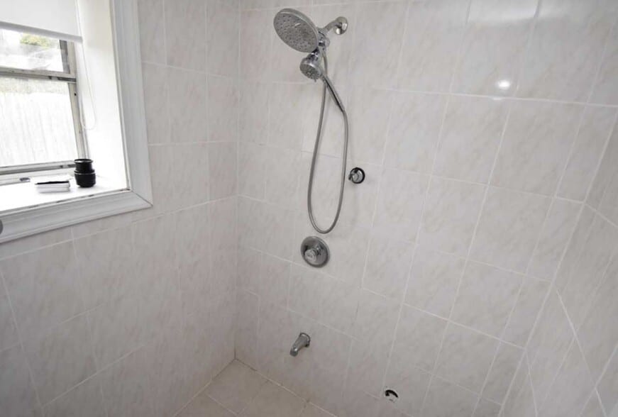 More Photos Of 317 Union Ave, Holbrook Freestanding For Sale