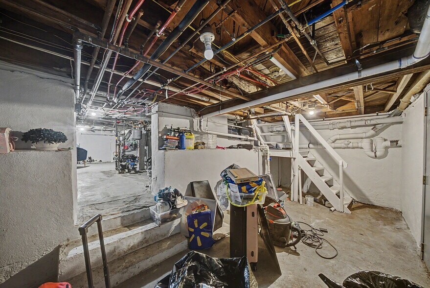More Photos Of 163 Front St, Secaucus General Retail For Sale