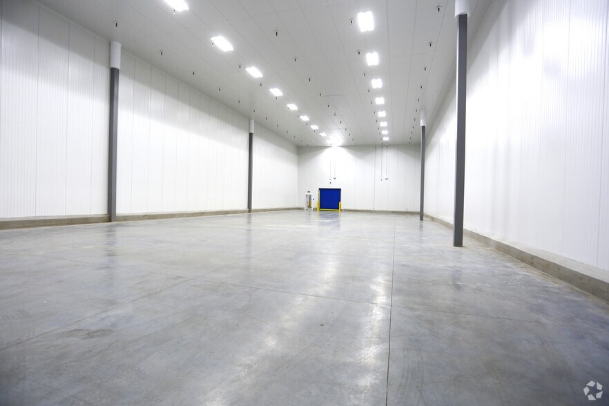 More Photos Of 3000-3090 E Washington Blvd, Los Angeles Refrigeration Cold Storage For Lease