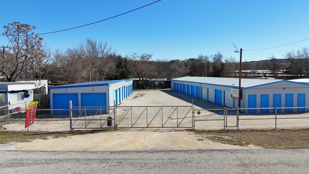 More Photos Of 1065 Market Hts, New Braunfels Self Storage For Sale
