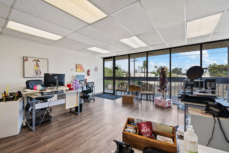 More Photos Of 10752-10754 Burbank Blvd, North Hollywood Office For Lease