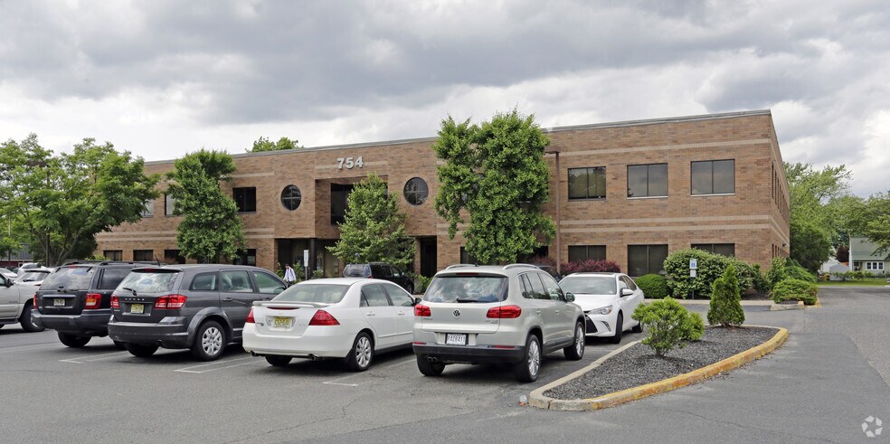 More Photos Of 754 Rt 18, East Brunswick Office For Lease