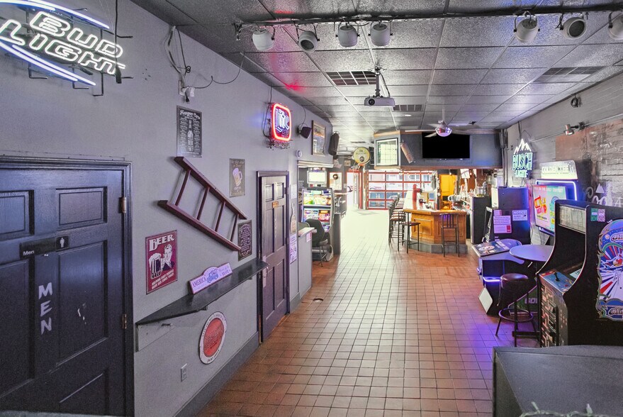 More Photos Of 314 State St, Alton Restaurant For Sale