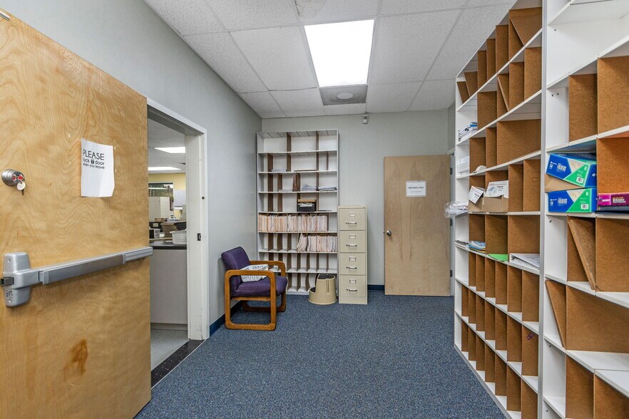 More Photos Of 7641 66th St N, Pinellas Park Medical For Sale