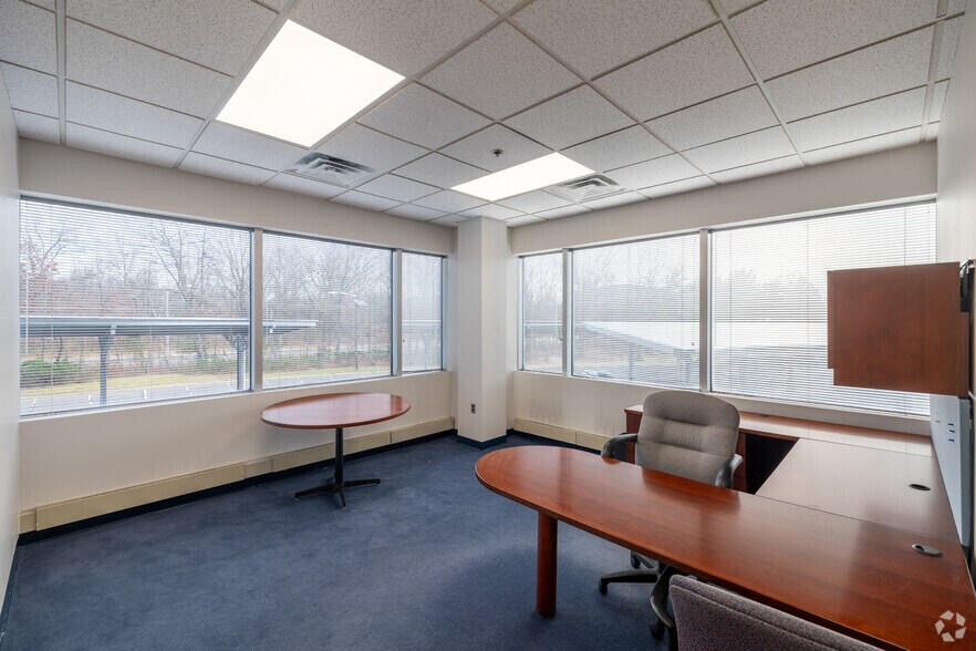 More Photos Of 80 Cottontail Ln, Somerset Office For Lease