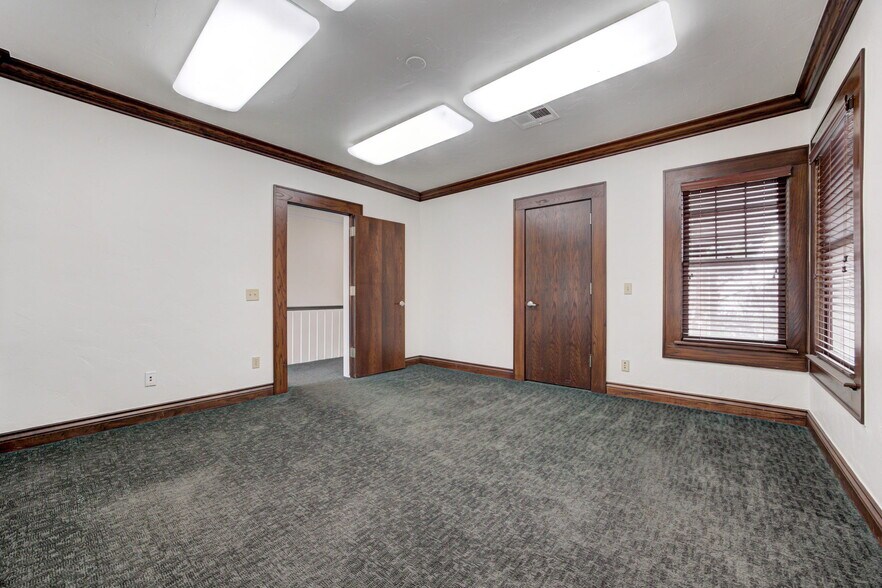 More Photos Of 1319 N Classen Dr, Oklahoma City Office For Lease