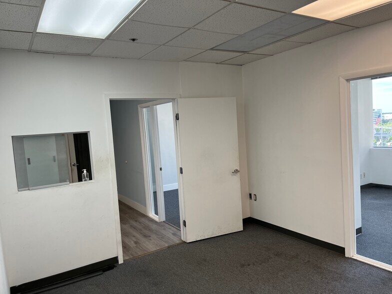 More Photos Of 150 SE 2nd Ave, Miami Coworking Space