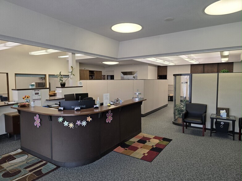 More Photos Of 20 E Main St, Dodge Center Office For Sale