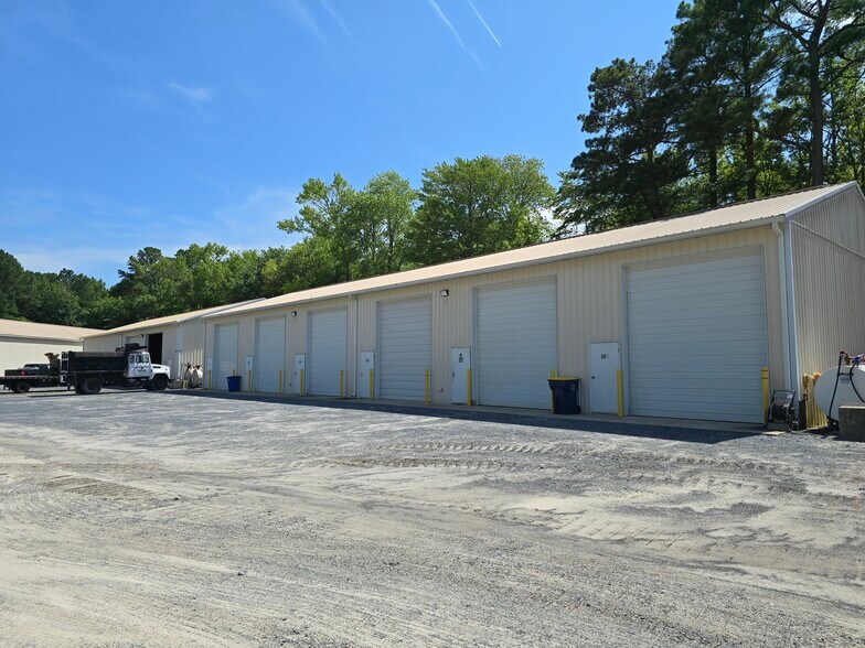 Primary Photo Of 37425 Dale Earnhardt Blvd, Frankford Warehouse For Lease