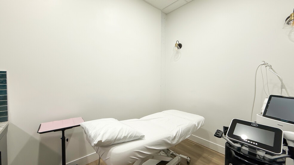 More Photos Of 408 Columbia St E, New Westminster Apartments For Sale