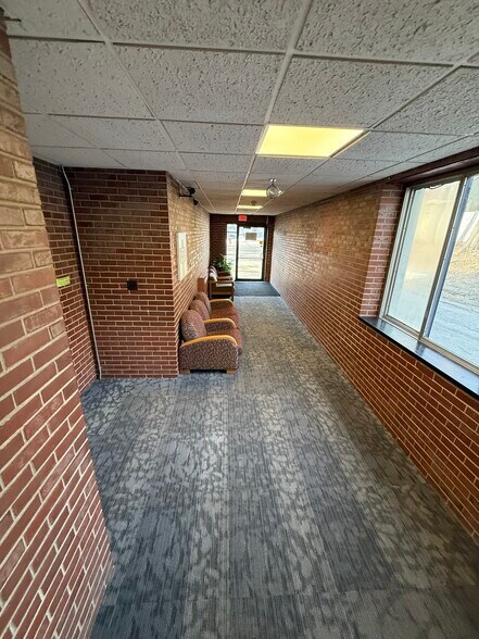 More Photos Of 76 Summer St, Fitchburg Office For Sale