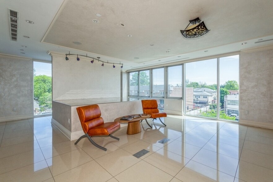 More Photos Of 215-15 Northern Blvd, Bayside Storefront Retail Office For Lease