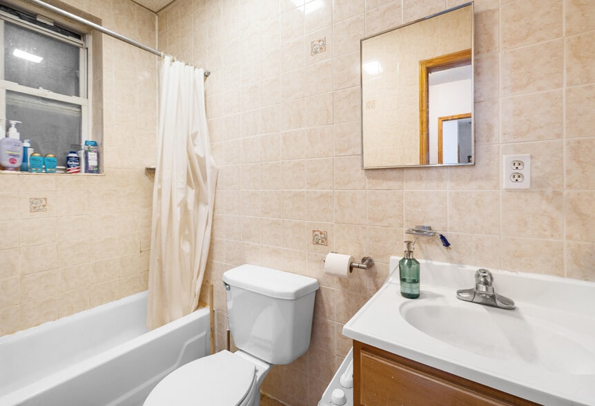 More Photos Of 115-117 Ludlow St, New York Apartments For Sale