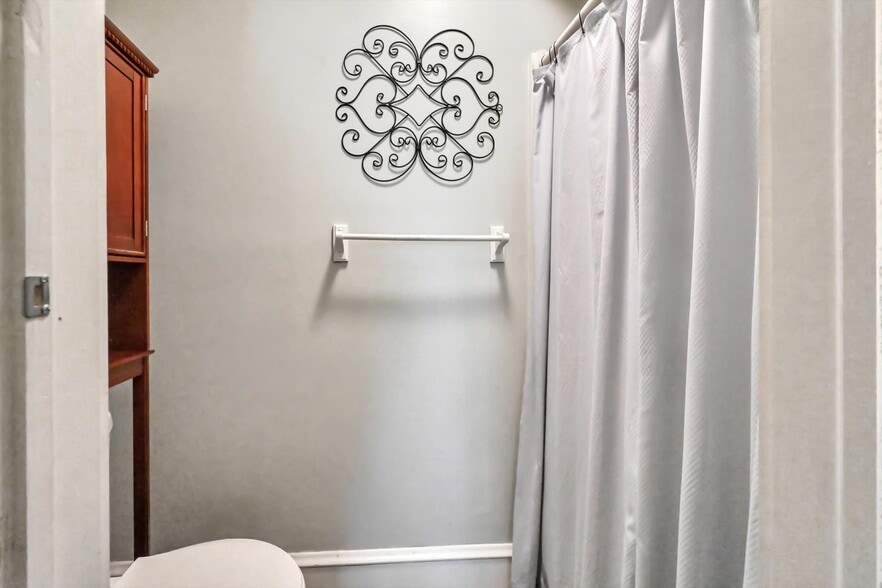 More Photos Of 301 W Main St, Ephrata Hospitality For Sale