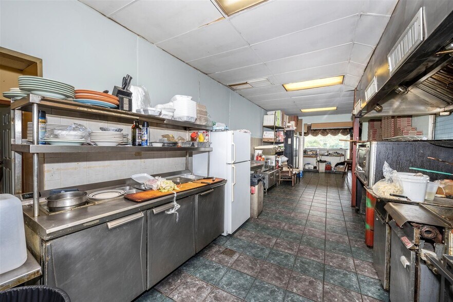 More Photos Of 615 S Main St, Woodsboro Restaurant For Sale