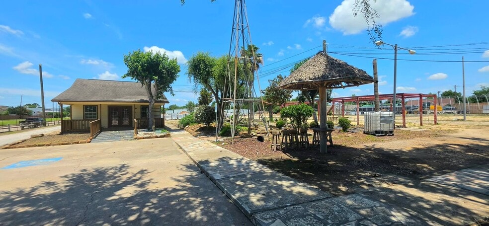 More Photos Of 4901 Vista, Pasadena Land For Lease