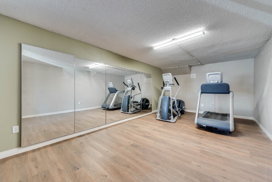 More Photos Of 3023 E Hwy 80, Odessa Hotel For Sale