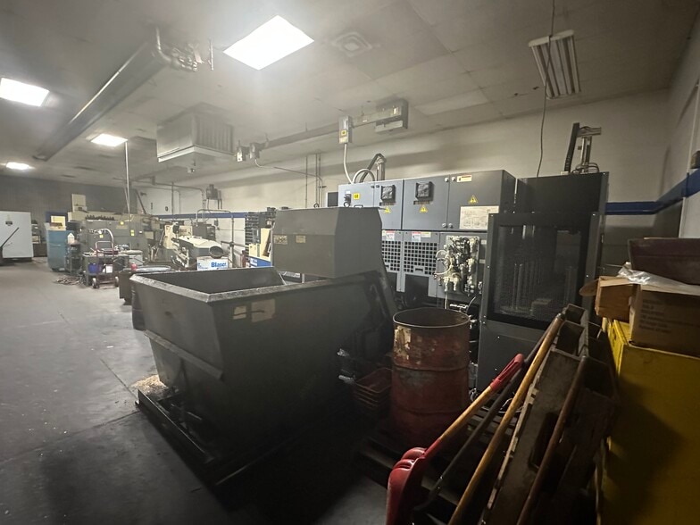 More Photos Of 151 Hanger Cir, Richmond Industrial For Sale