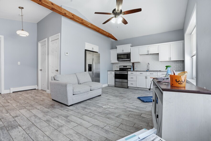 More Photos Of 632 Fall River Ave, Seekonk Apartments For Sale