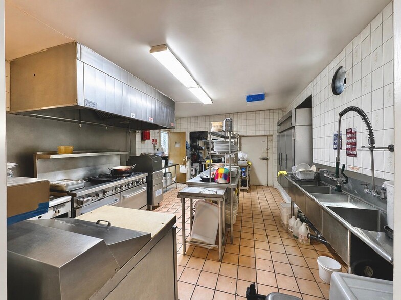 More Photos Of 10623 S Prairie Ave, Inglewood Storefront Retail Residential For Lease