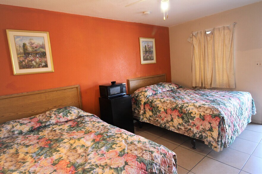 More Photos Of 7330 4th St N, Saint Petersburg Hotel For Sale