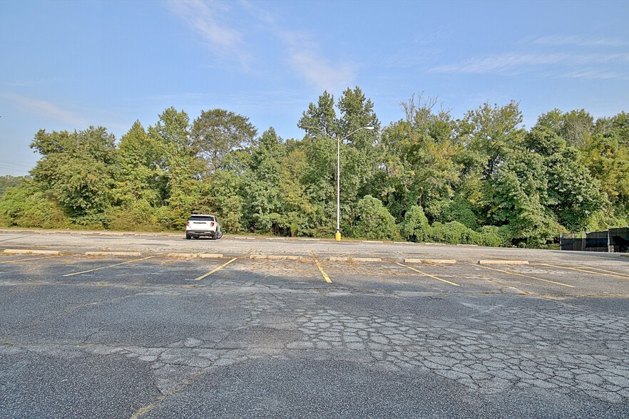 More Photos Of 7716 N Main St, Jonesboro Freestanding For Sale