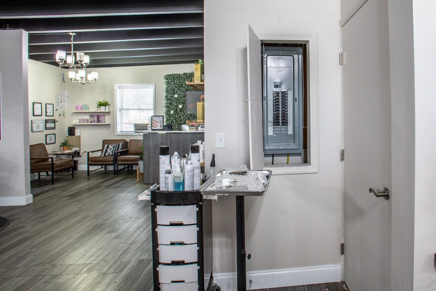 More Photos Of 1500 South St, Leesburg Storefront Retail Office For Sale