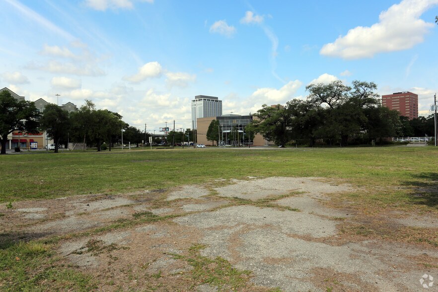 More Photos Of Block 360, SSBB, Houston Land For Sale