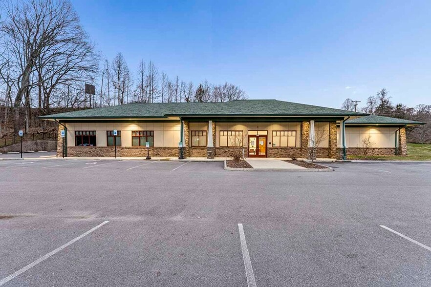 More Photos Of 1242 W Shipley Ferry Rd, Kingsport Medical For Sale