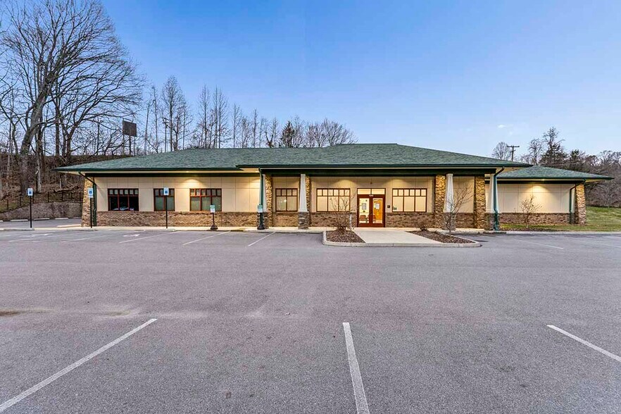 More Photos Of 1242 W Shipley Ferry Rd, Kingsport Medical For Sale