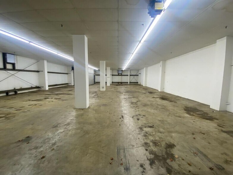 More Photos Of 5-40 Glen Rd, Manchester Warehouse For Sale