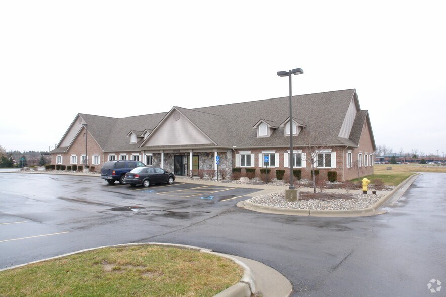 More Photos Of 10004 Lippincott Blvd, Davison Medical For Lease