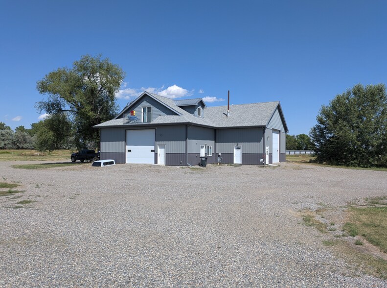 Primary Photo Of 6891 Grand Ave, Billings Service For Lease