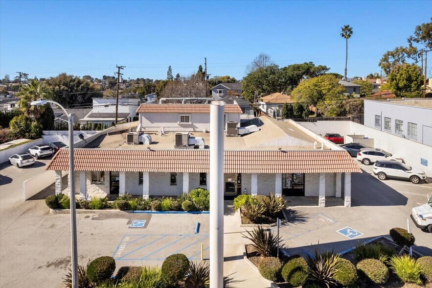More Photos Of 2709 N Sepulveda Blvd, Manhattan Beach Storefront Retail Office For Lease