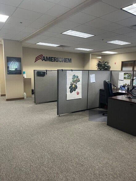 More Photos Of 1401 AIP Dr, Middletown Warehouse For Sale