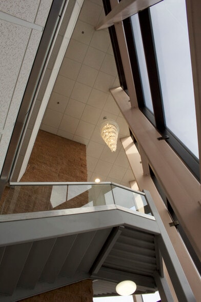 More Photos Of 101 University Dr, Amherst Medical For Lease