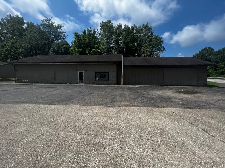 Primary Photo Of 16063 State Route 33, Nelsonville Freestanding For Sale