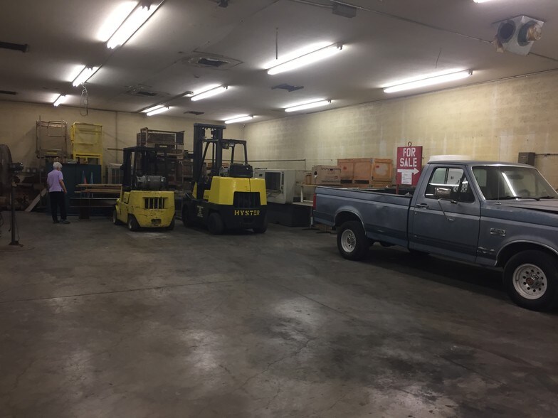 More Photos Of 121 S 25th St, Phoenix Warehouse For Sale