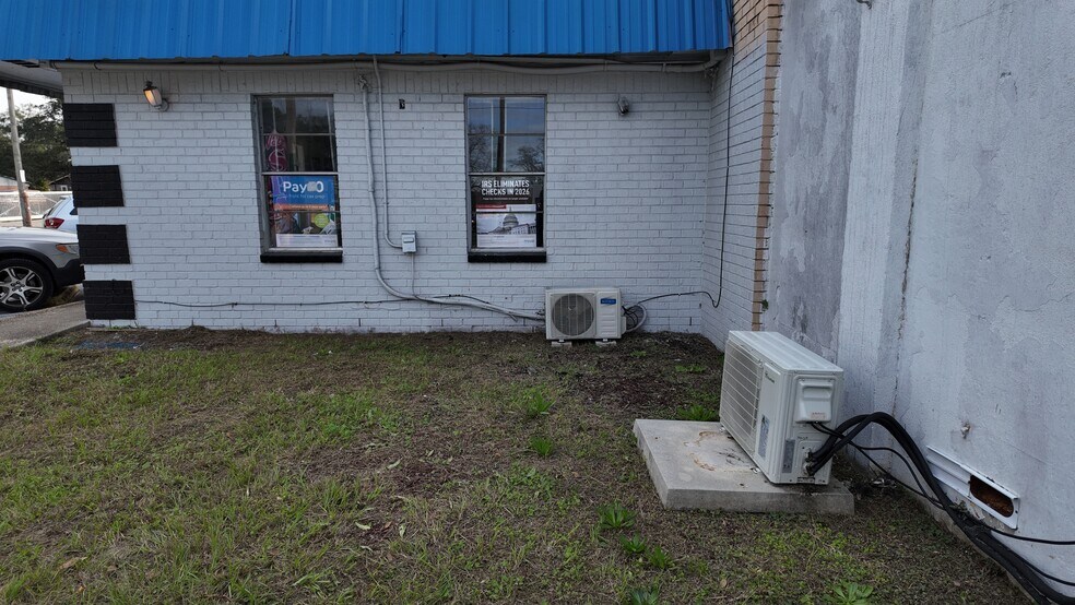 More Photos Of 2401 W Cervantes St, Pensacola General Retail For Sale