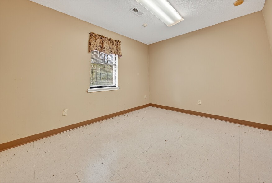 More Photos Of 1324-1325 Highway 195, Jasper Assisted Living For Sale