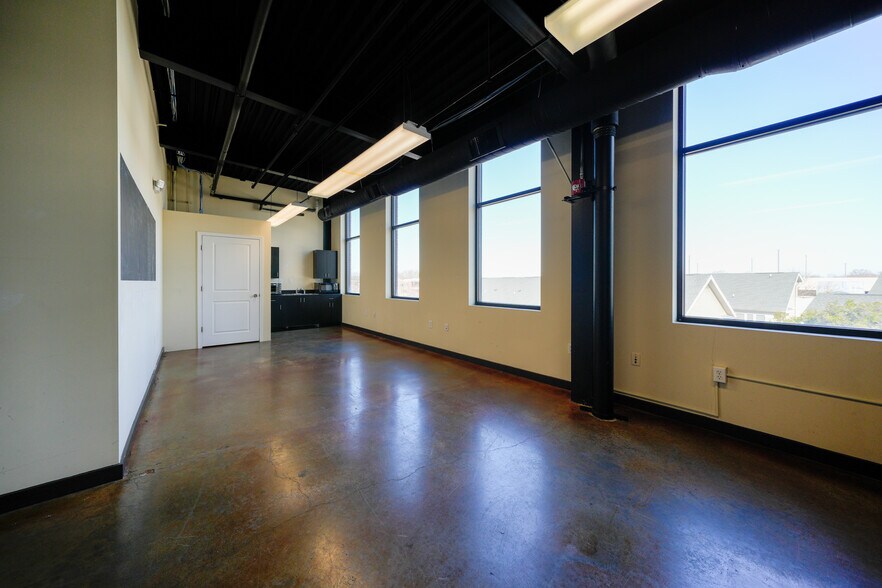 More Photos Of 214 W Tremont Ave, Charlotte Office For Lease