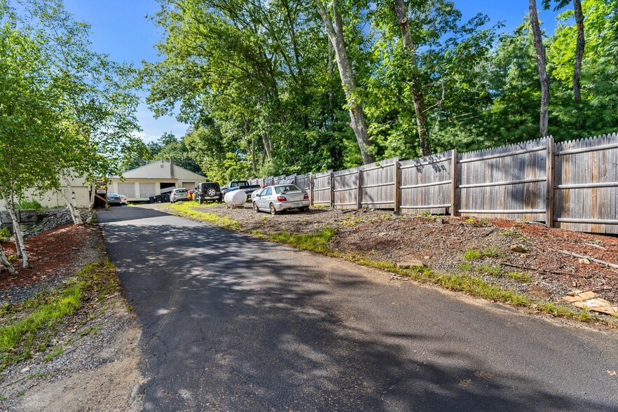 More Photos Of 313 Route 125, Brentwood Light Distribution For Lease