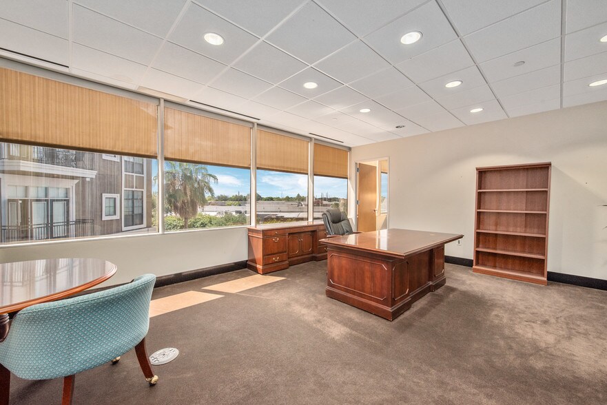 More Photos Of 5858 Westheimer Rd, Houston Office For Lease