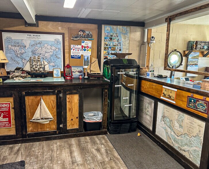 More Photos Of 126 Spruce St E, Ilwaco Hotel For Sale